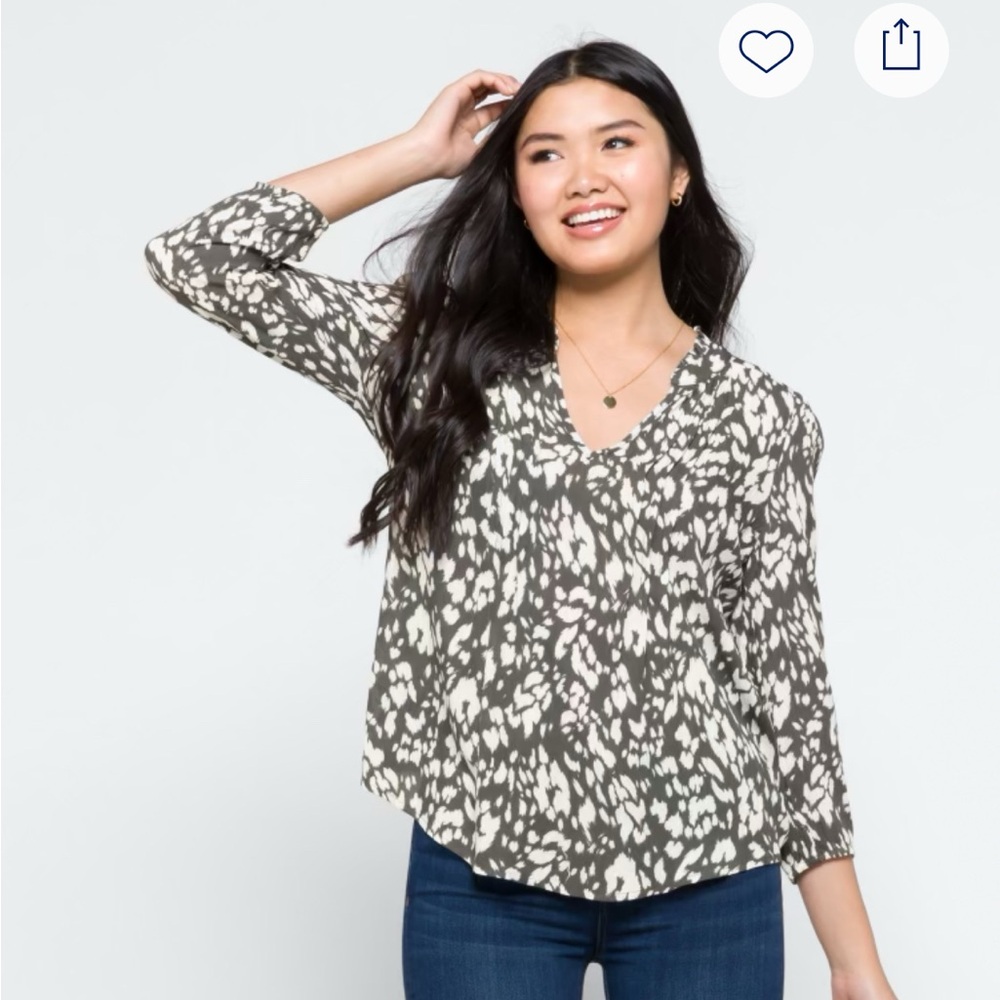 Women's Black and White Patterned Top